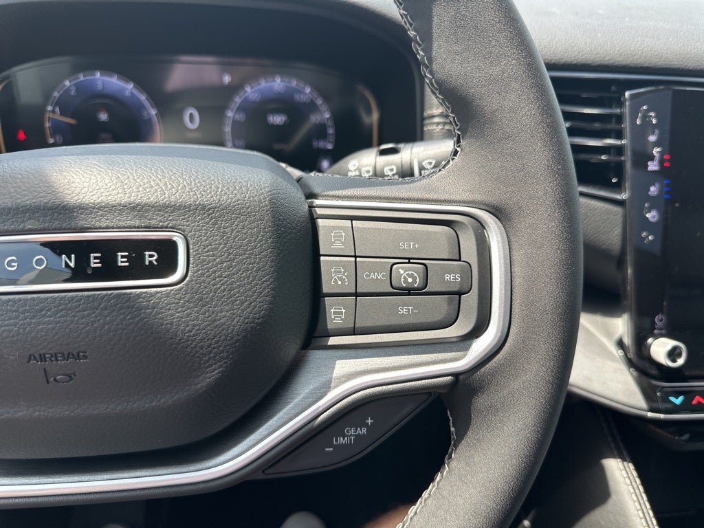 2025 Jeep Wagoneer L Base