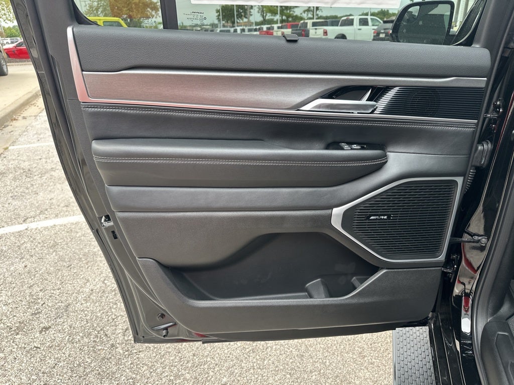 2025 Jeep Wagoneer L Series II