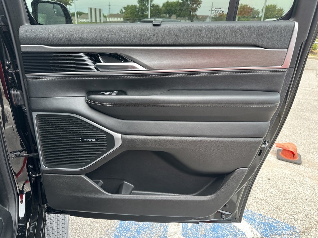 2025 Jeep Wagoneer L Series II