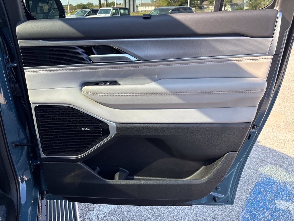 2027 Jeep Grand Wagoneer L Overland