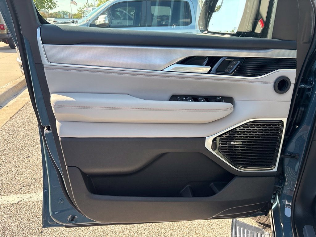 2027 Jeep Grand Wagoneer L Overland
