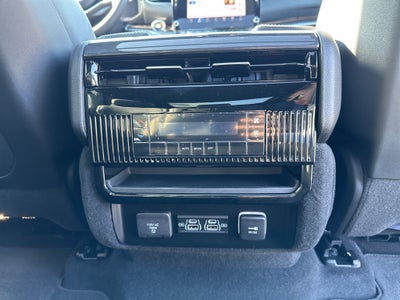 2024 Jeep Wagoneer Base