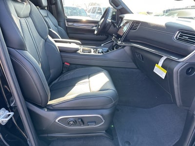 2024 Jeep Wagoneer Base