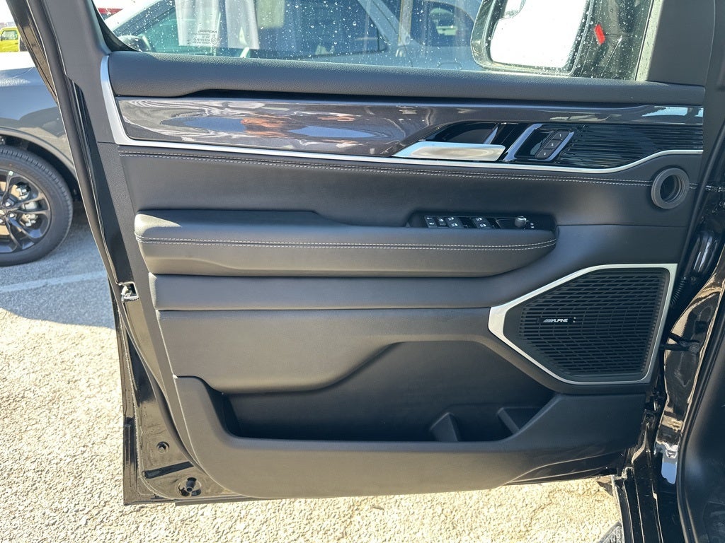 2024 Jeep Wagoneer Base