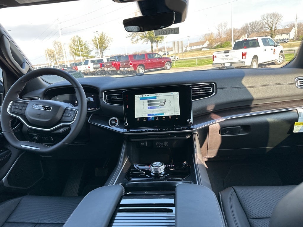 2024 Jeep Wagoneer Base