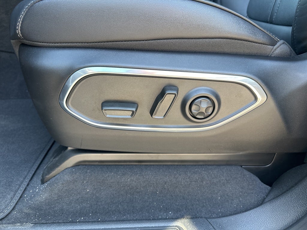 2024 Jeep Wagoneer Base