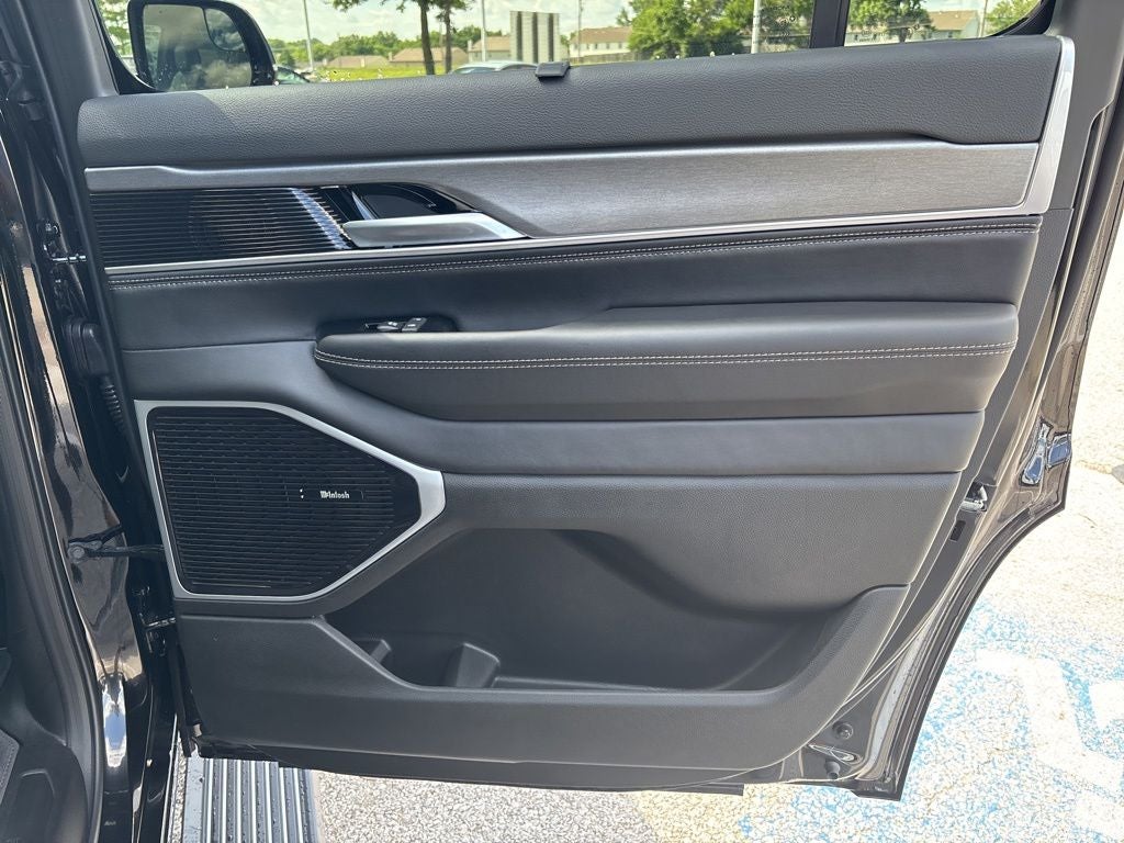 2026 Jeep Grand Wagoneer Limited Reserve