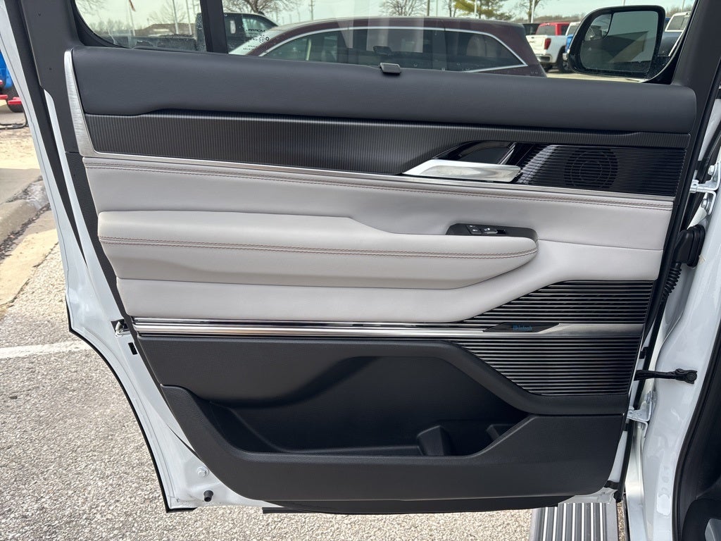 2026 Jeep Grand Wagoneer Summit