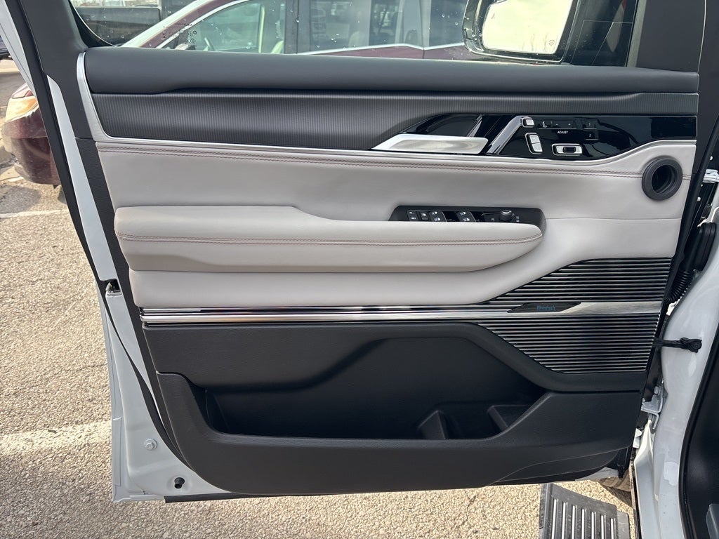 2026 Jeep Grand Wagoneer Summit