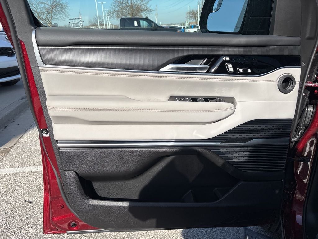 2026 Jeep Grand Wagoneer Summit