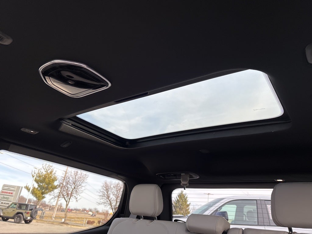 2026 Jeep Grand Wagoneer Summit