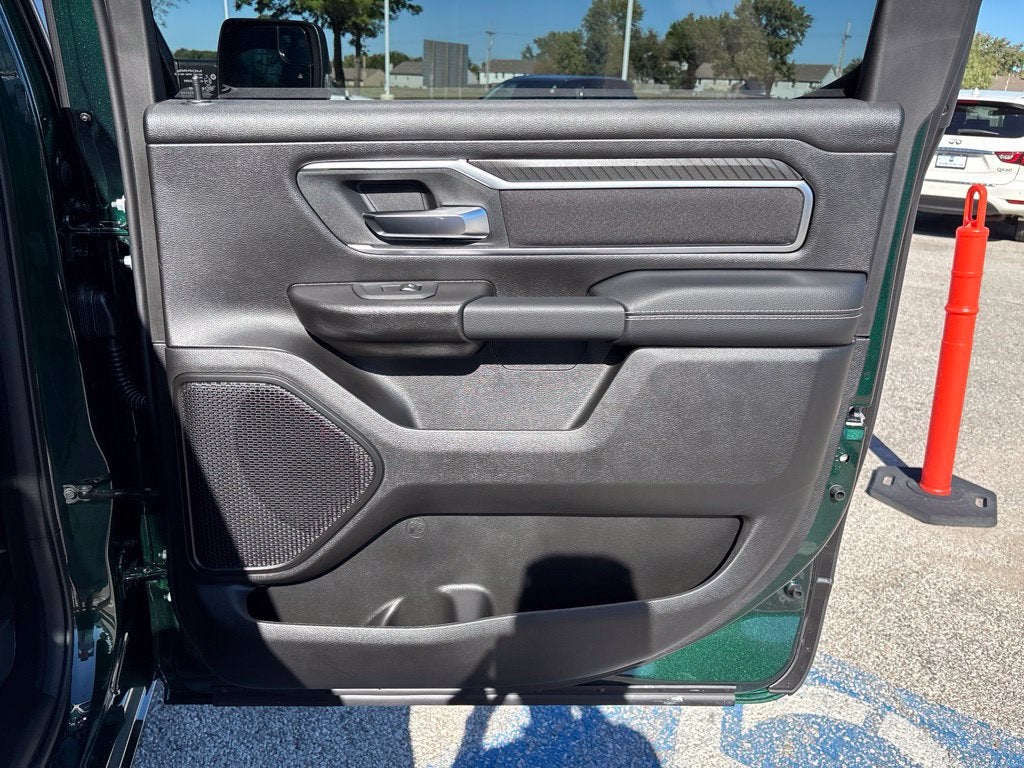 2027 RAM Ram 1500 RAM 1500 BIG HORN CREW CAB 4X4 5'7' BOX