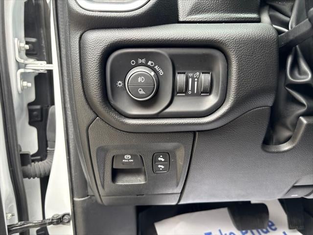 2025 RAM 1500 Big Horn Crew Cab 4x4 5'7' Box
