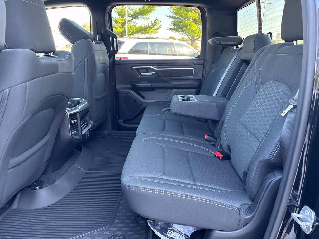 2027 RAM Ram 1500 RAM 1500 BIG HORN CREW CAB 4X4 5'7' BOX