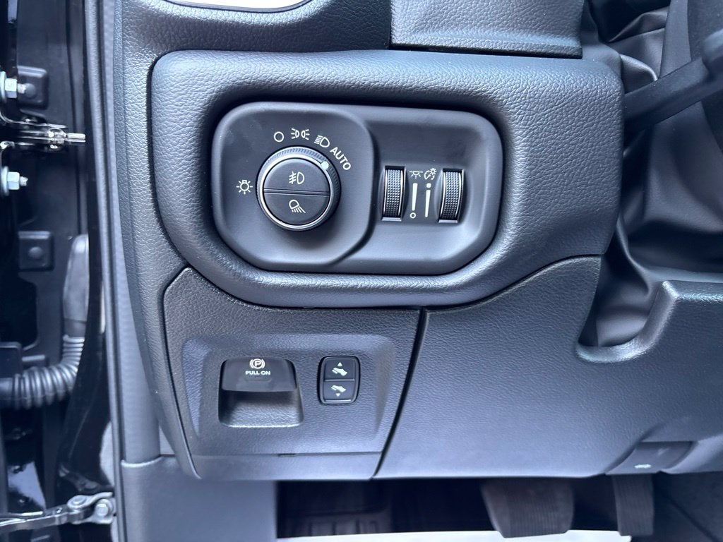 2027 RAM Ram 1500 RAM 1500 BIG HORN CREW CAB 4X4 5'7' BOX