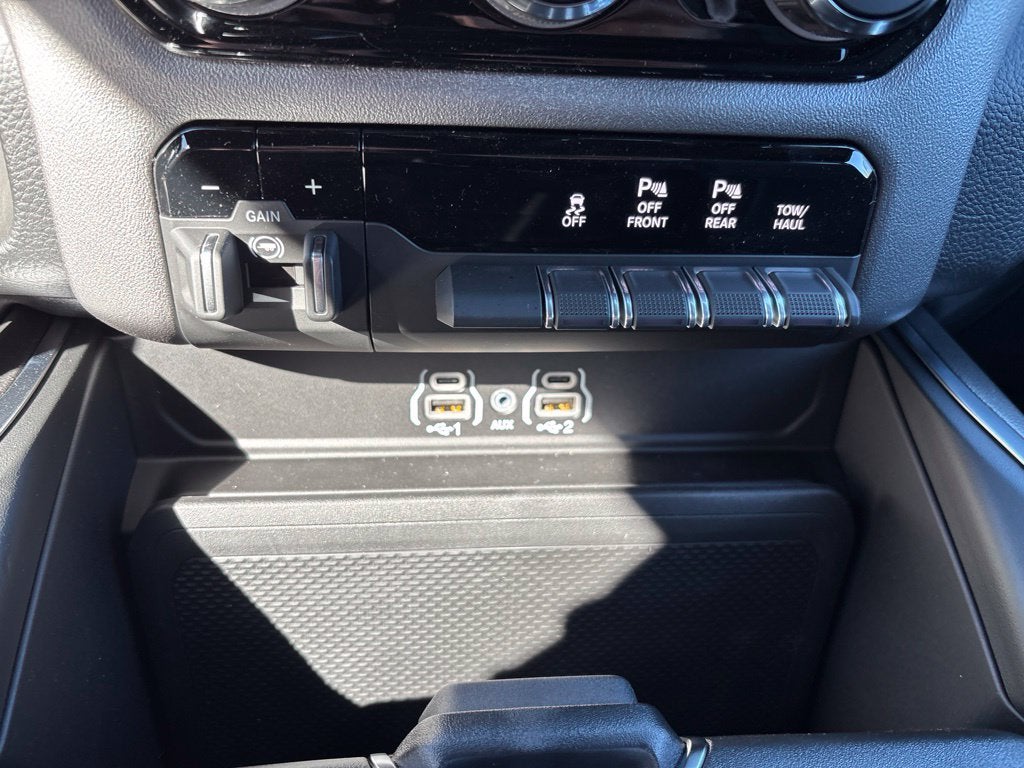 2027 RAM Ram 1500 RAM 1500 BIG HORN CREW CAB 4X4 5'7' BOX