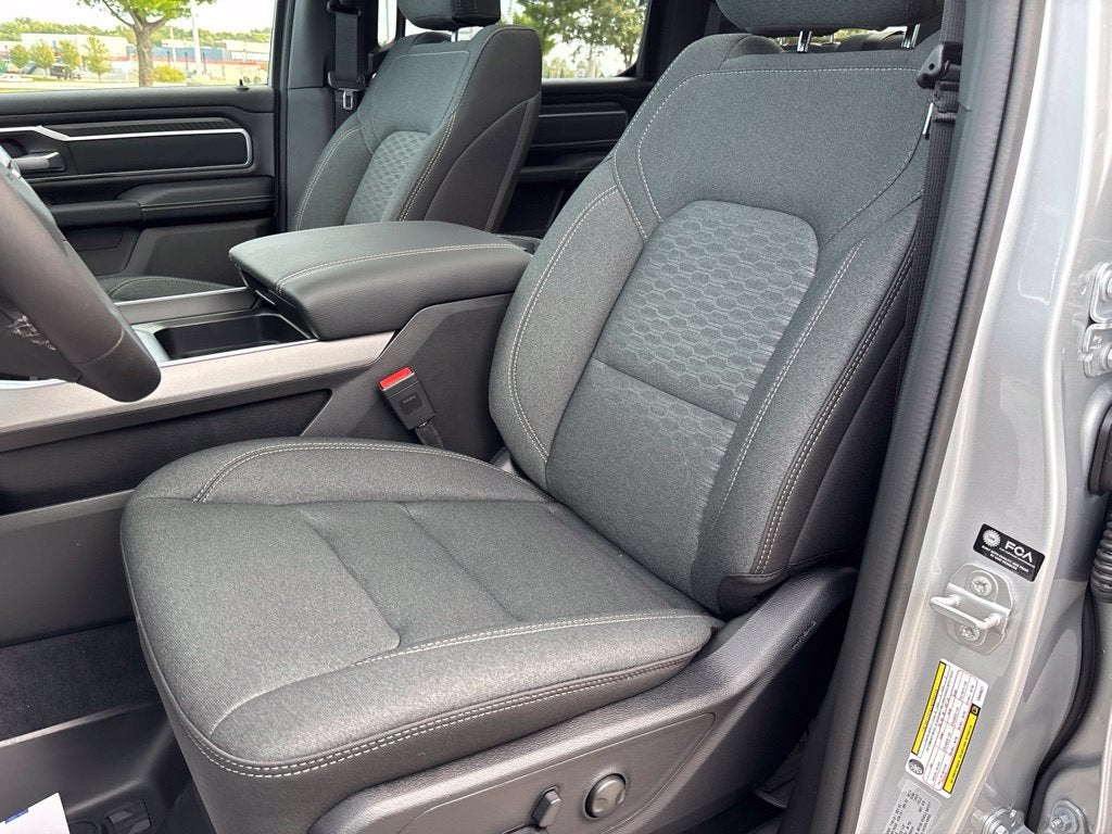 2027 RAM Ram 1500 RAM 1500 BIG HORN CREW CAB 4X4 5'7' BOX
