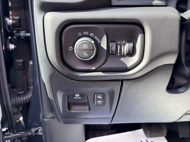 2027 RAM Ram 1500 RAM 1500 BIG HORN CREW CAB 4X4 5'7' BOX