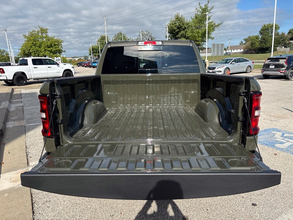 2027 RAM Ram 1500 RAM 1500 BIG HORN CREW CAB 4X4 5'7' BOX