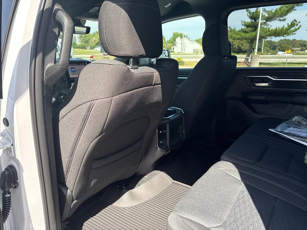 2027 RAM Ram 1500 RAM 1500 BIG HORN CREW CAB 4X4 5'7' BOX