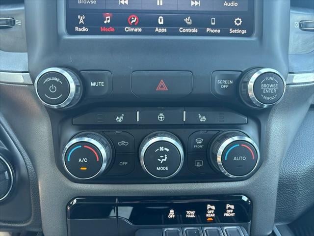 2020 RAM 1500 Big Horn Crew Cab 4x4 5'7' Box