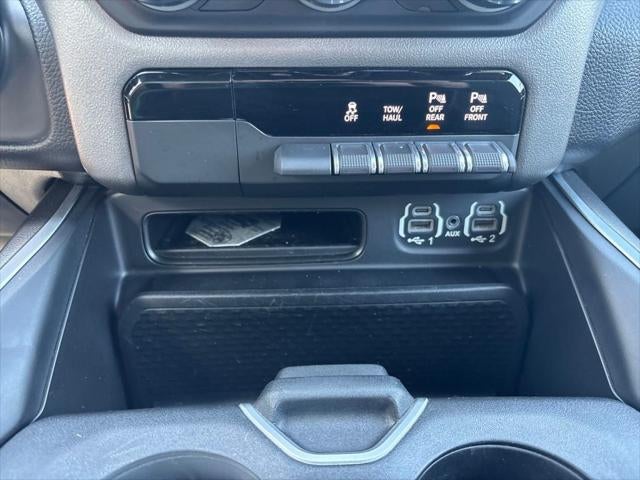 2020 RAM 1500 Big Horn Crew Cab 4x4 5'7' Box