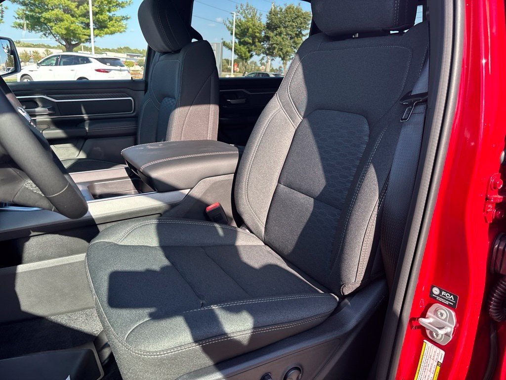 2027 RAM Ram 1500 RAM 1500 BIG HORN CREW CAB 4X4 5'7' BOX