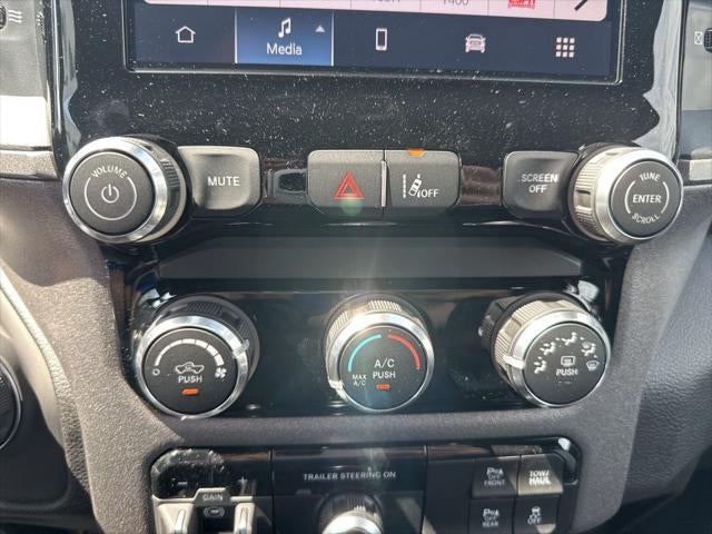 2026 RAM Ram 1500 RAM 1500 TRADESMAN CREW CAB 4X4 5'7' BOX