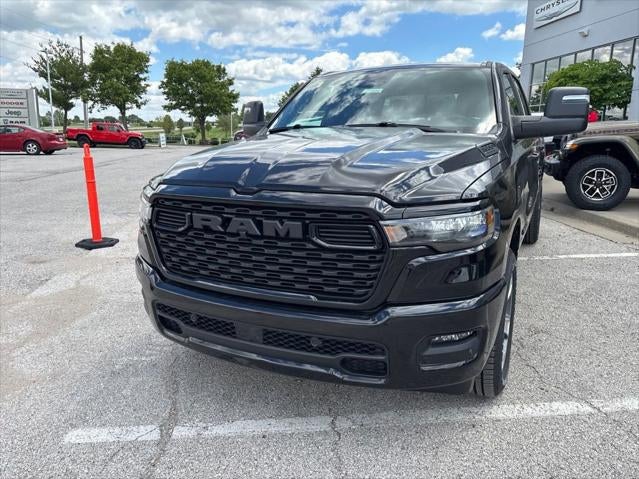 2026 RAM Ram 1500 RAM 1500 EXPRESS CREW CAB 4X4 5'7' BOX