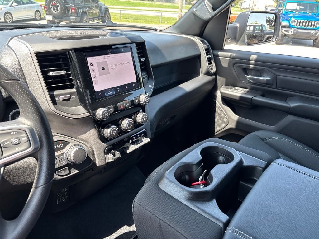 2026 RAM 1500 RAM 1500 EXPRESS CREW CAB 4X4 5'7' BOX