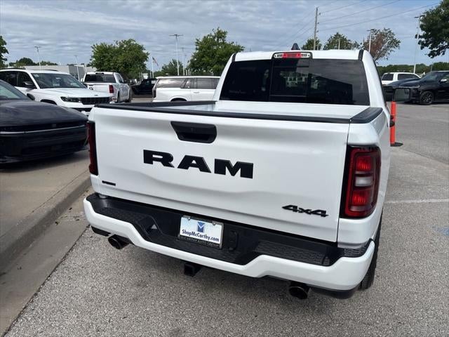 2026 RAM Ram 1500 RAM 1500 EXPRESS CREW CAB 4X4 5'7' BOX