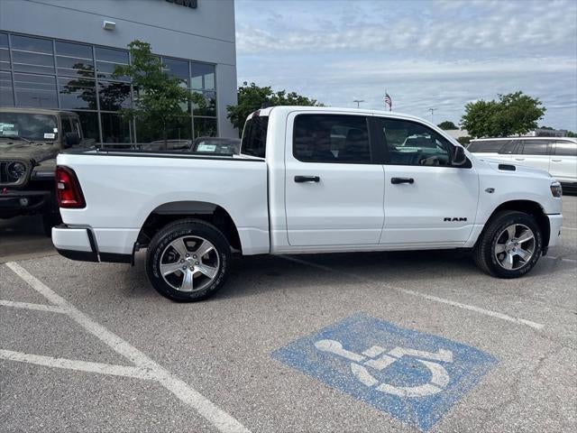 2026 RAM Ram 1500 RAM 1500 EXPRESS CREW CAB 4X4 5'7' BOX