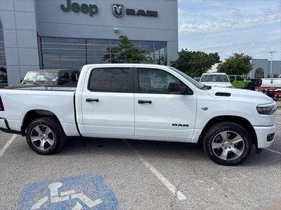 2026 RAM Ram 1500 RAM 1500 EXPRESS CREW CAB 4X4 5'7' BOX