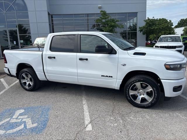 2026 RAM Ram 1500 RAM 1500 EXPRESS CREW CAB 4X4 5'7' BOX