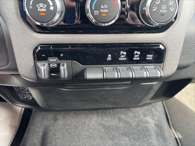 2026 RAM Ram 1500 RAM 1500 EXPRESS CREW CAB 4X4 5'7' BOX