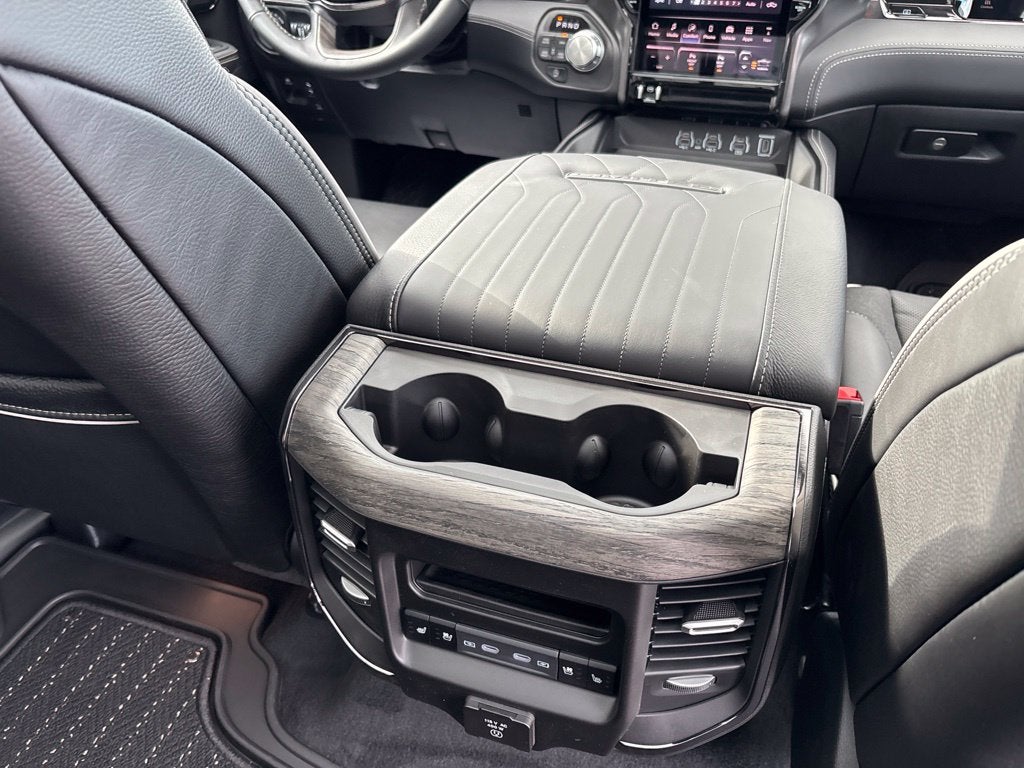 2027 RAM Ram 1500 RAM 1500 LIMITED CREW CAB 4X4 5'7' BOX