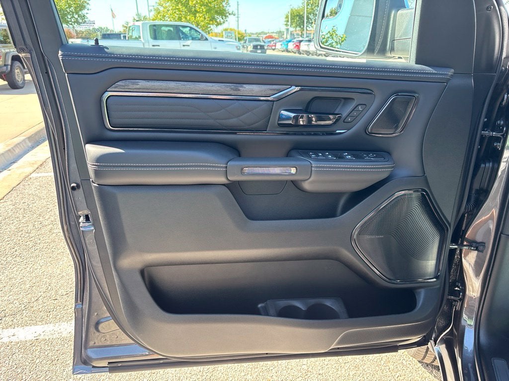 2027 RAM Ram 1500 RAM 1500 LIMITED CREW CAB 4X4 5'7' BOX