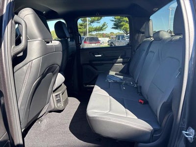 2027 RAM Ram 1500 RAM 1500 TRADESMAN CREW CAB 4X4 6'4' BOX
