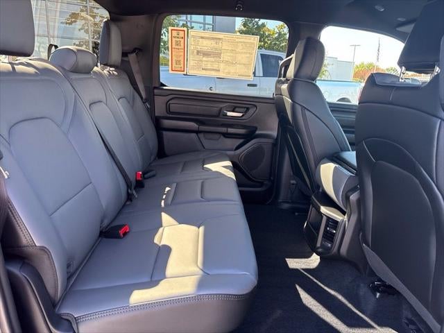 2027 RAM Ram 1500 RAM 1500 TRADESMAN CREW CAB 4X4 6'4' BOX