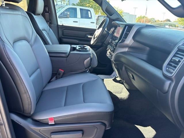 2027 RAM Ram 1500 RAM 1500 TRADESMAN CREW CAB 4X4 6'4' BOX