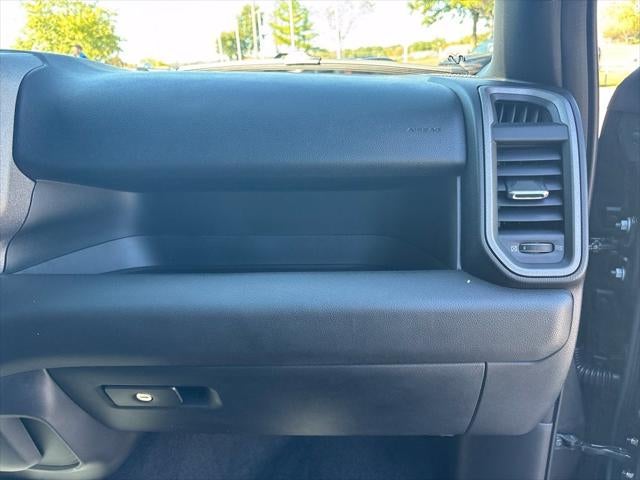 2027 RAM Ram 1500 RAM 1500 TRADESMAN CREW CAB 4X4 6'4' BOX