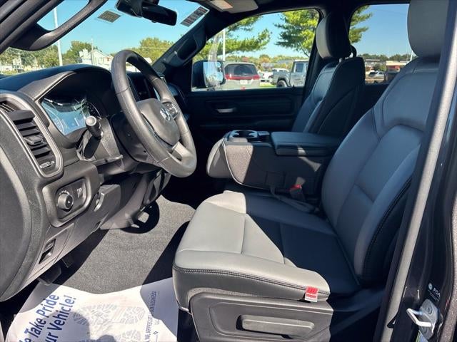 2027 RAM Ram 1500 RAM 1500 TRADESMAN CREW CAB 4X4 6'4' BOX