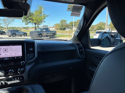 2027 RAM Ram 1500 RAM 1500 TRADESMAN CREW CAB 4X4 6'4' BOX