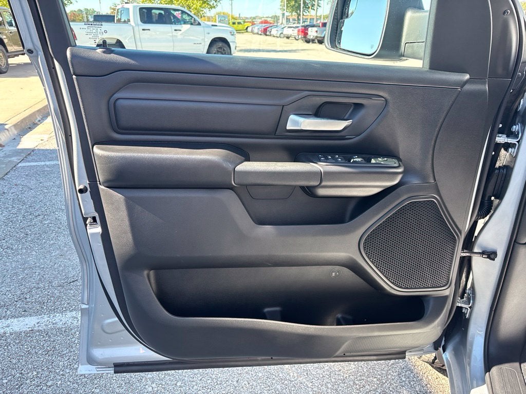2027 RAM Ram 1500 RAM 1500 TRADESMAN CREW CAB 4X4 6'4' BOX