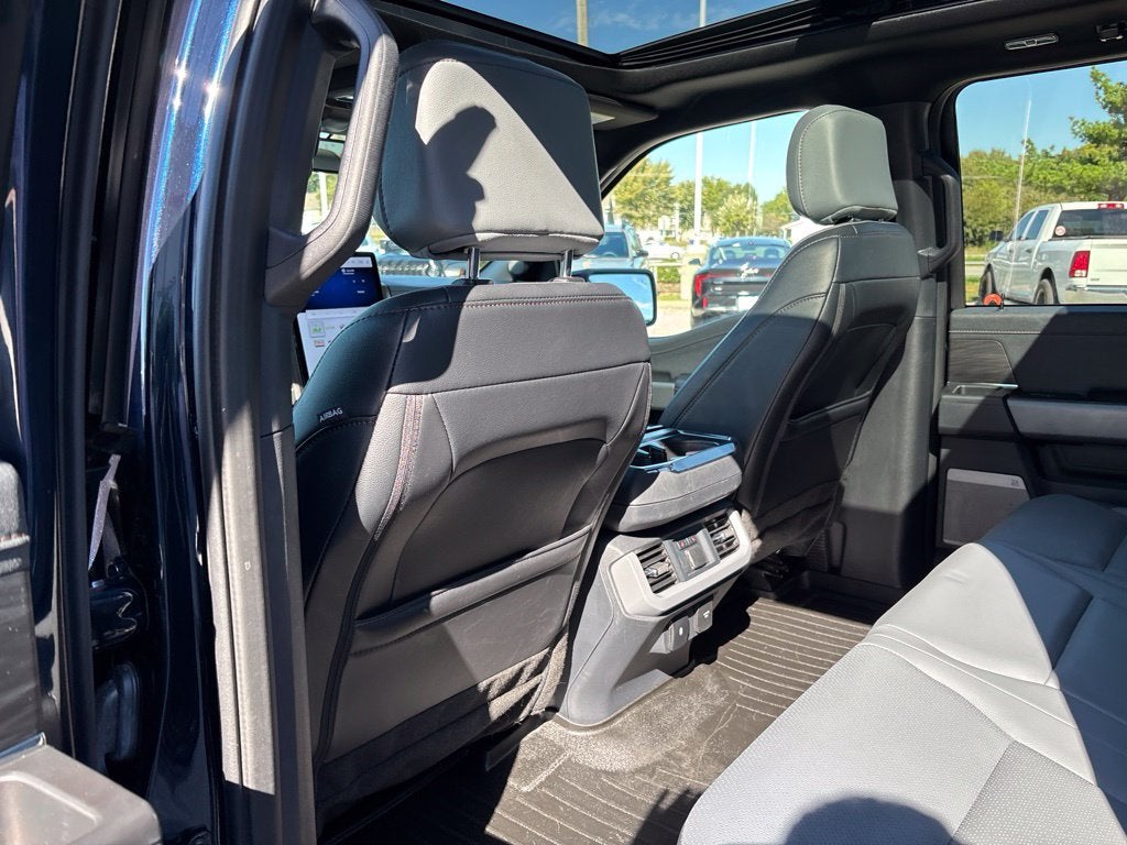 2024 Ford F-150 Lightning LARIAT
