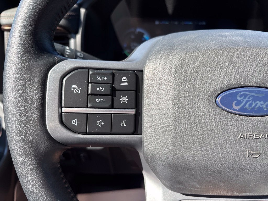 2024 Ford F-150 Lightning LARIAT