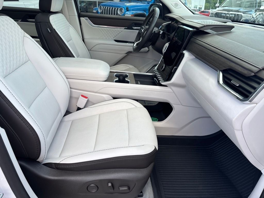 2024 GMC Acadia AWD Denali