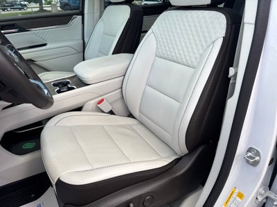 2024 GMC Acadia AWD Denali