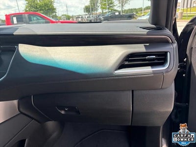 2024 Chevrolet Suburban 4WD LT