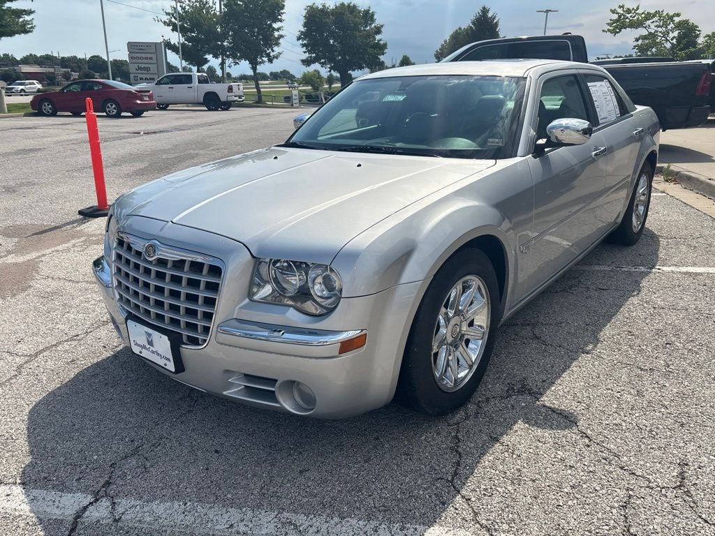 2005 Chrysler 300C Base